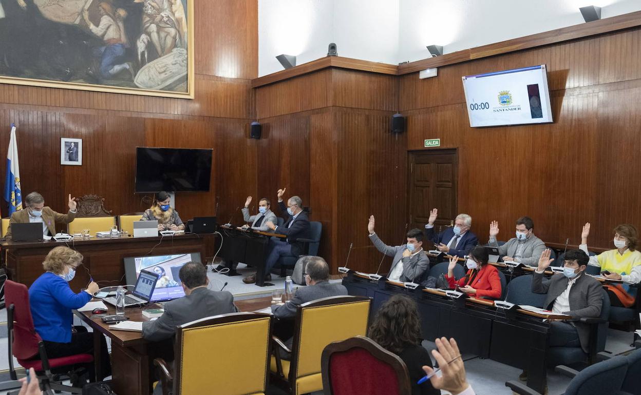 Imagen del último pleno celebrado en Santander.