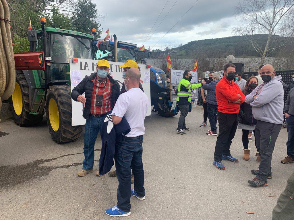 Fotos: Concentración de ganaderos en Meruelo