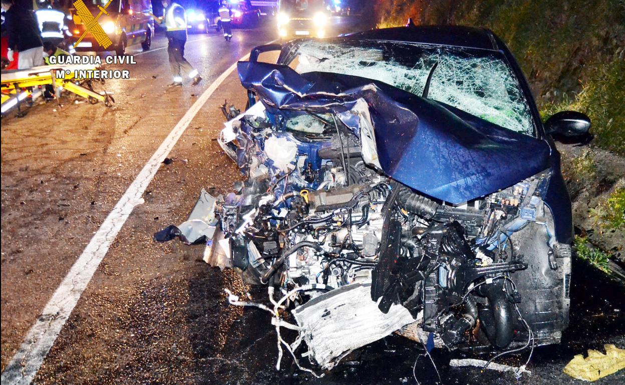 Uno de los coches siniestrados aquella madrugada.