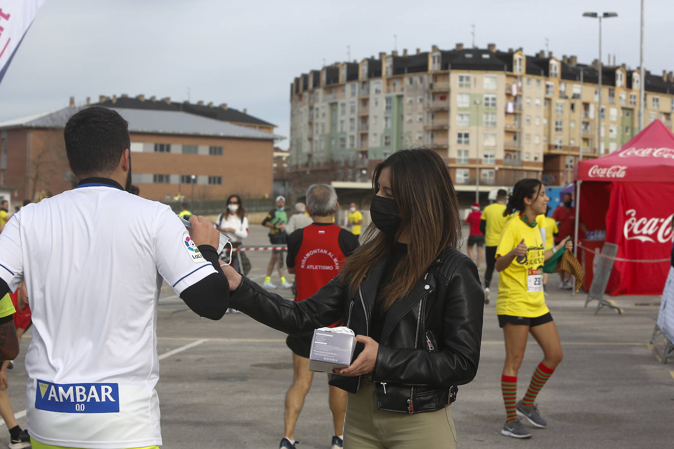 Fotos: Así ha transcurrido la San Silvestre de Torrelavega para recaudar alimentos para Cruz Roja