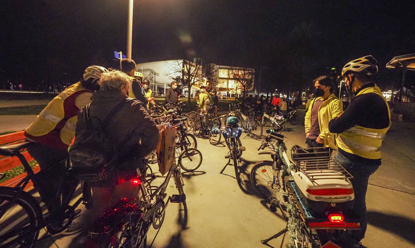 Fotos: &#039;Bicicletada navideña&#039; en Santander