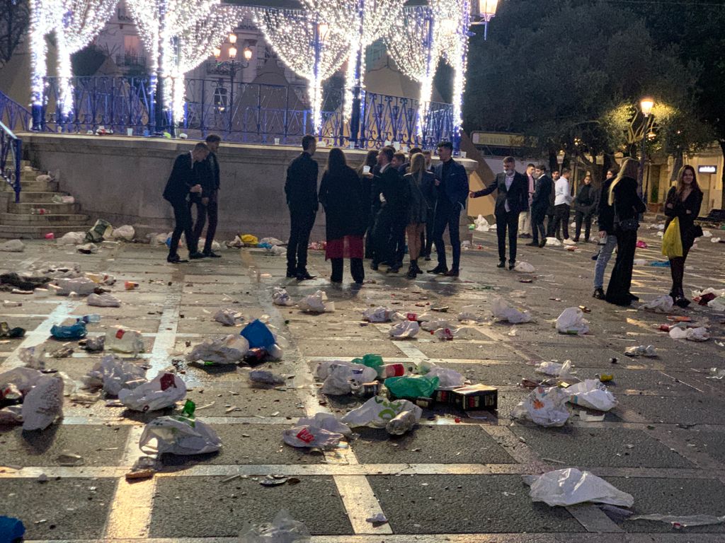 Fotos: Así ha quedado la Plaza Pombo tras la Nochevieja