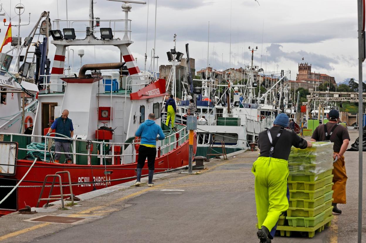 El puerto de San Vicente ha registrado una gran actividad durante el pasado año. j. rosendo