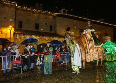 Imagen secundaria 1 - Reyes sin Cabalgatas por toda Cantabria