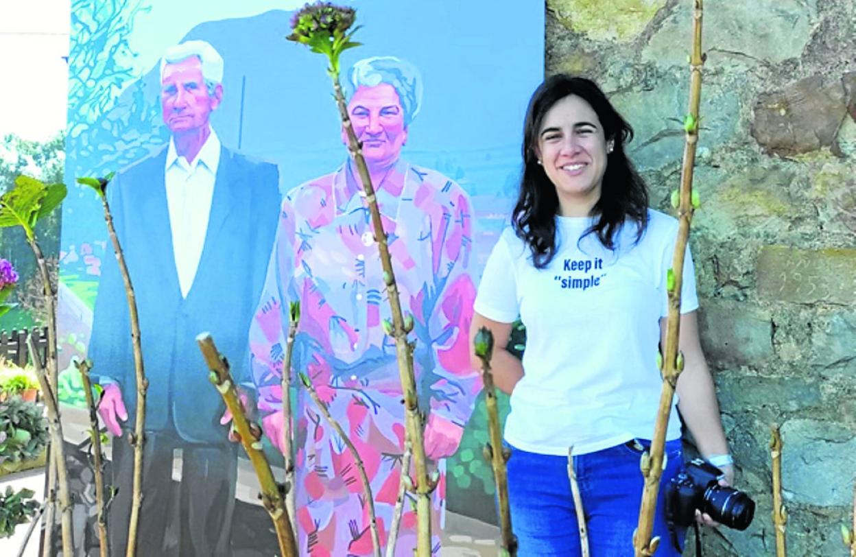 Paula Díaz, autora del cuadro de Carmen y Pablo que se puede ver ya en La Cuesta. 