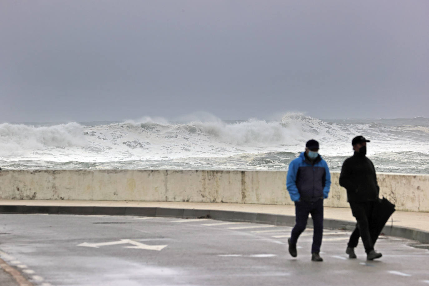 Fotos: Imágenes del temporal marítimo en Comillas y Oyambre