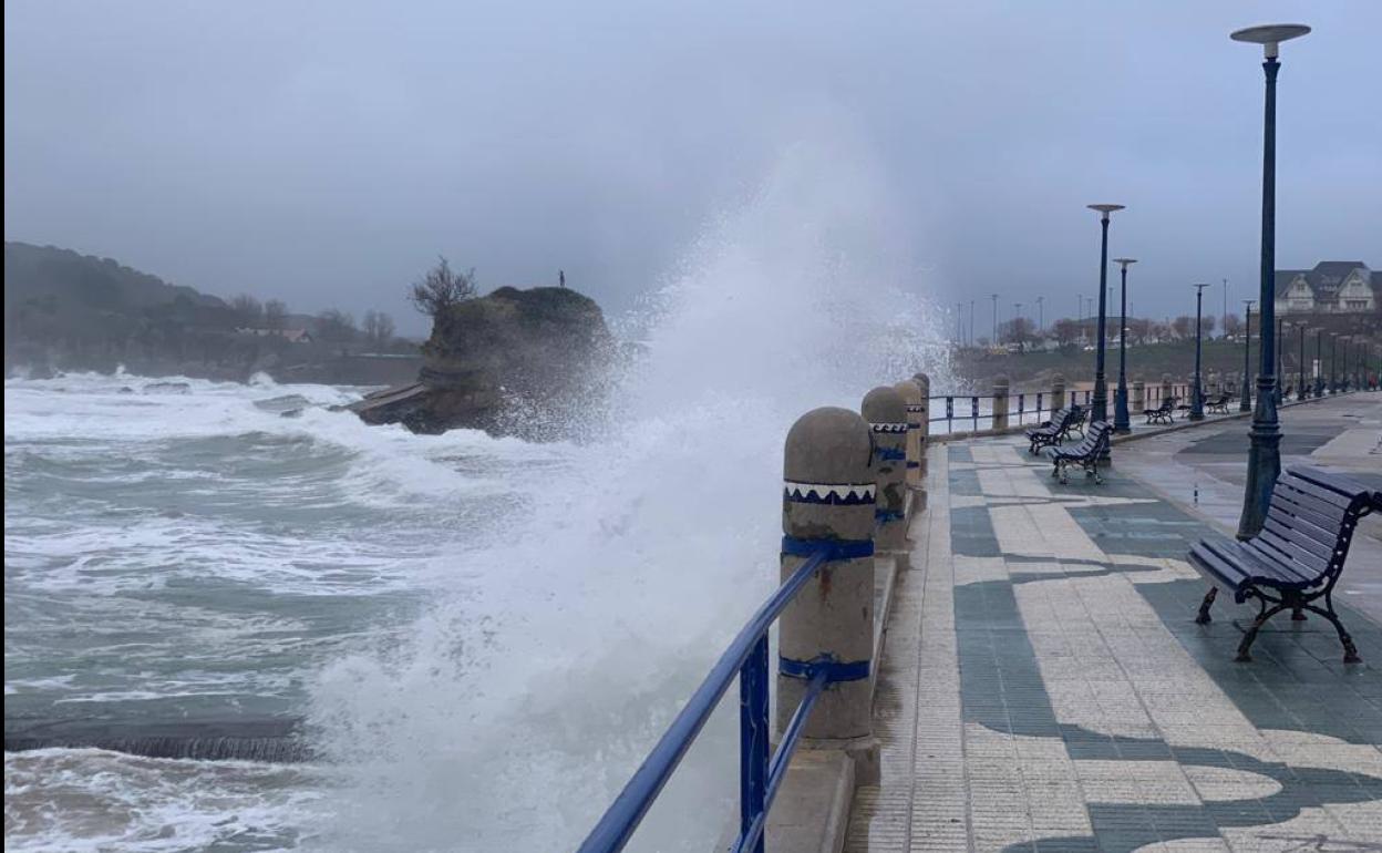 La furia del mar en El Sardinero