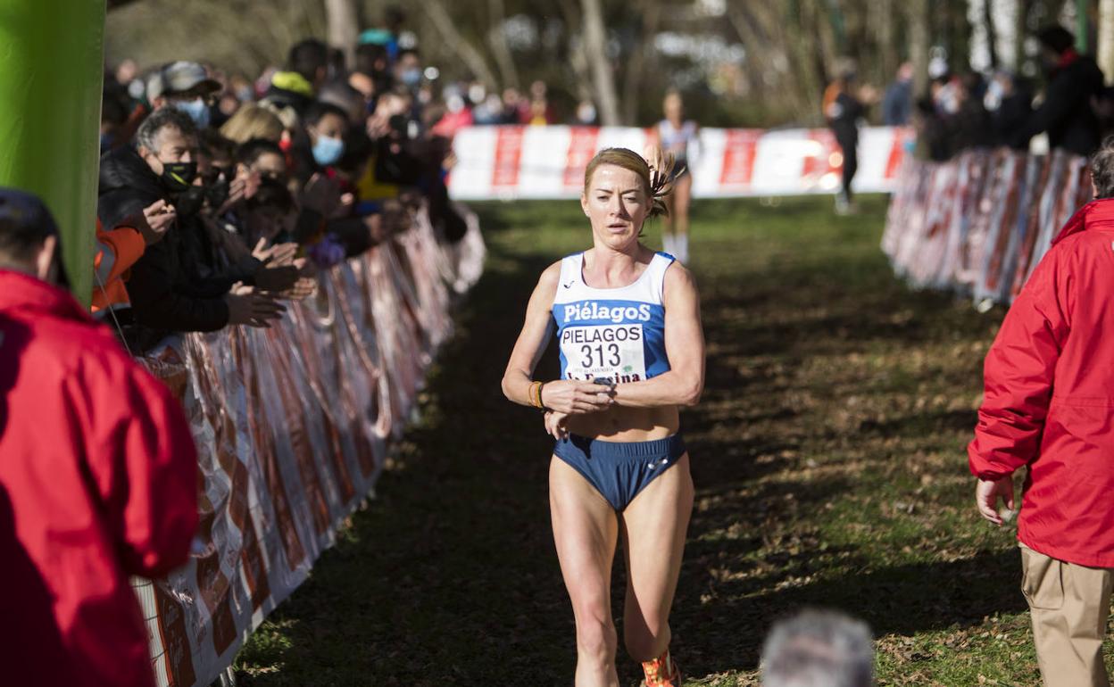 La atleta del Piélagos, durante la carrera.