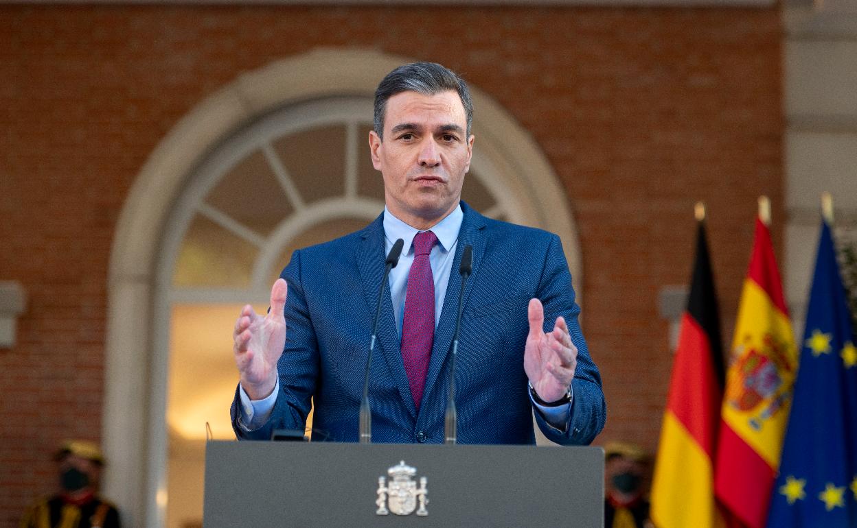 El presidente del Gobierno, Pedro Sánchez este martes en una comparecencia conjunta en el Palacio de la Moncloa con el canciller alemán, Olaf Scholz, 