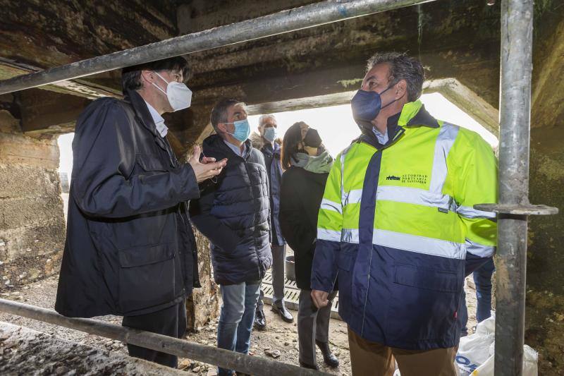 Esta mañana, la alcaldesa Gema Igual junto al presidente del Puerto, Francisco Martín, han visitado el inicio de las obras