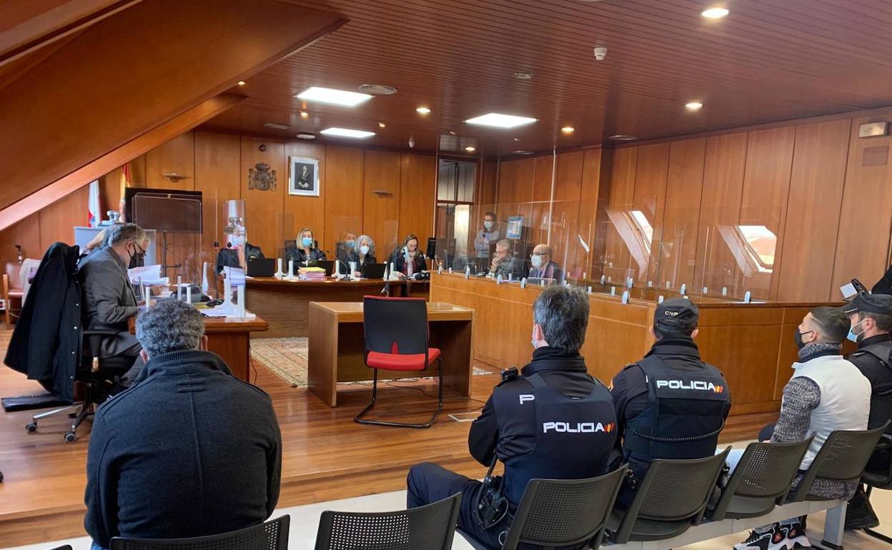 Imagen del juicio en la Sección Primera de la Audiencia Provincial de Cantabria por el supuesto secuestro.