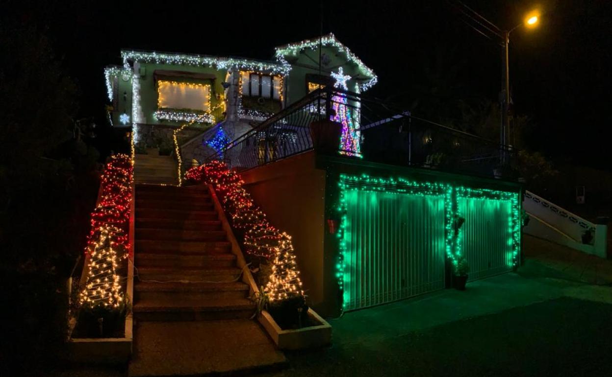 Uno de los trabajos ganadores en el III Concurso de iluminación navideña del Ayuntamiento de Piélagos. 