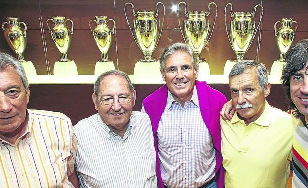 Pachín, Gento, Santillana, Aguilar y Amavisca, en el Museo del Real Madrid.