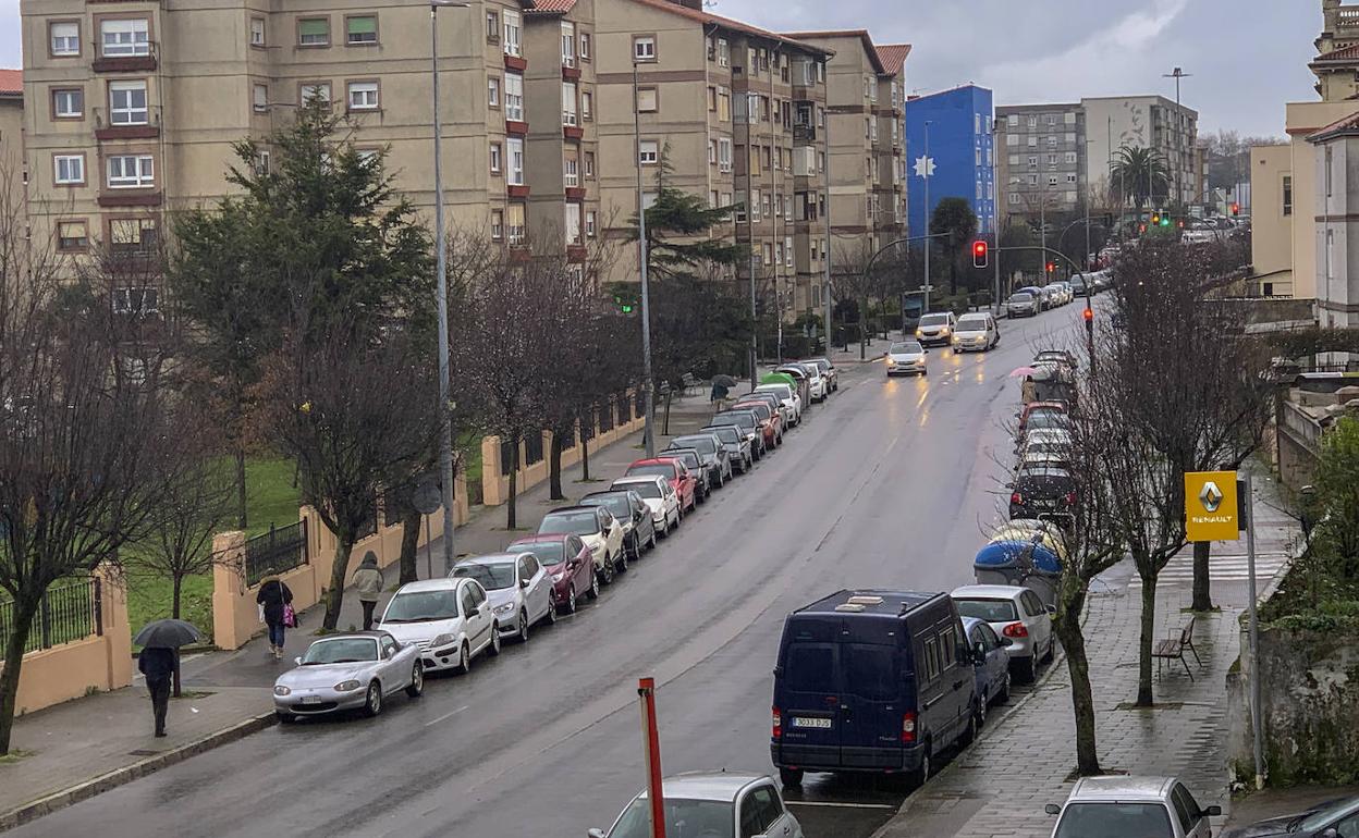 VIsta general de la calle General Dávila, en la que se actuará integralmente y se añadirá un carril bici.