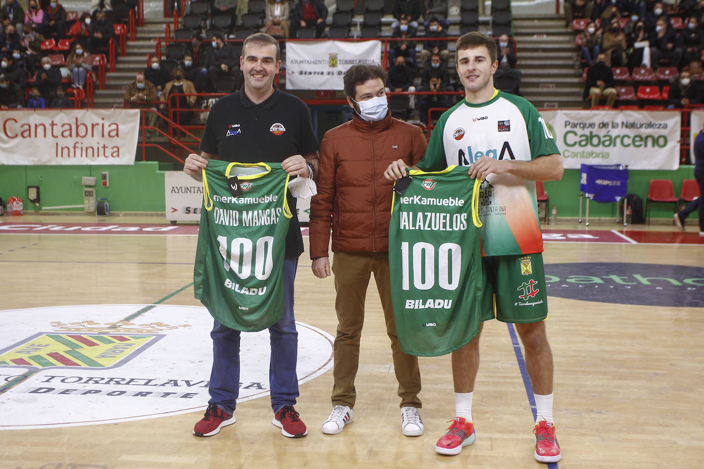 Fotos: El Alega vence a un combativo Basket Navarra