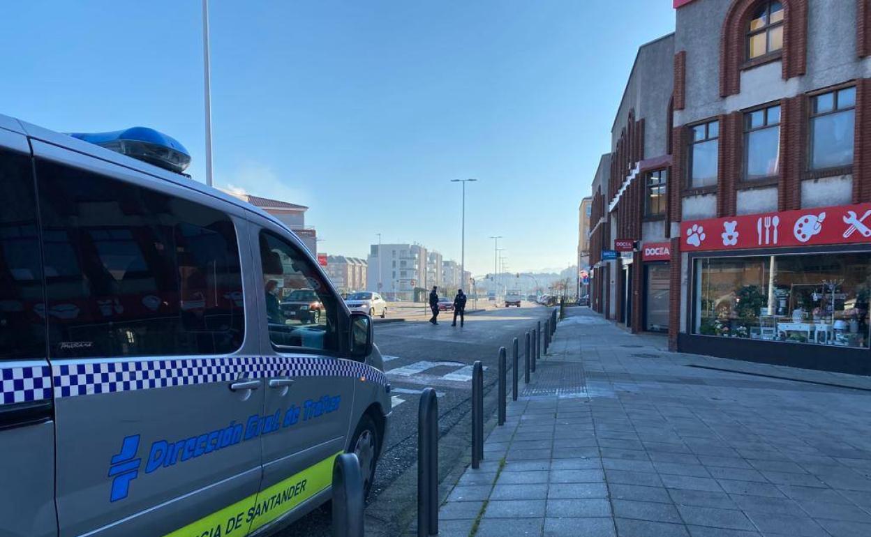 Zona del atropello con la presencia de la policía tras el accidente.