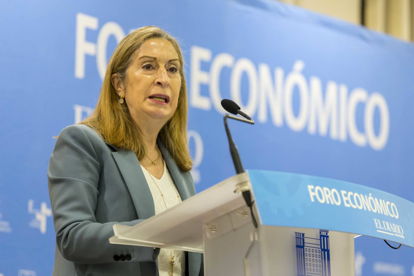 Fotos: Imágenes del Foro Económico, con Ana Pastor