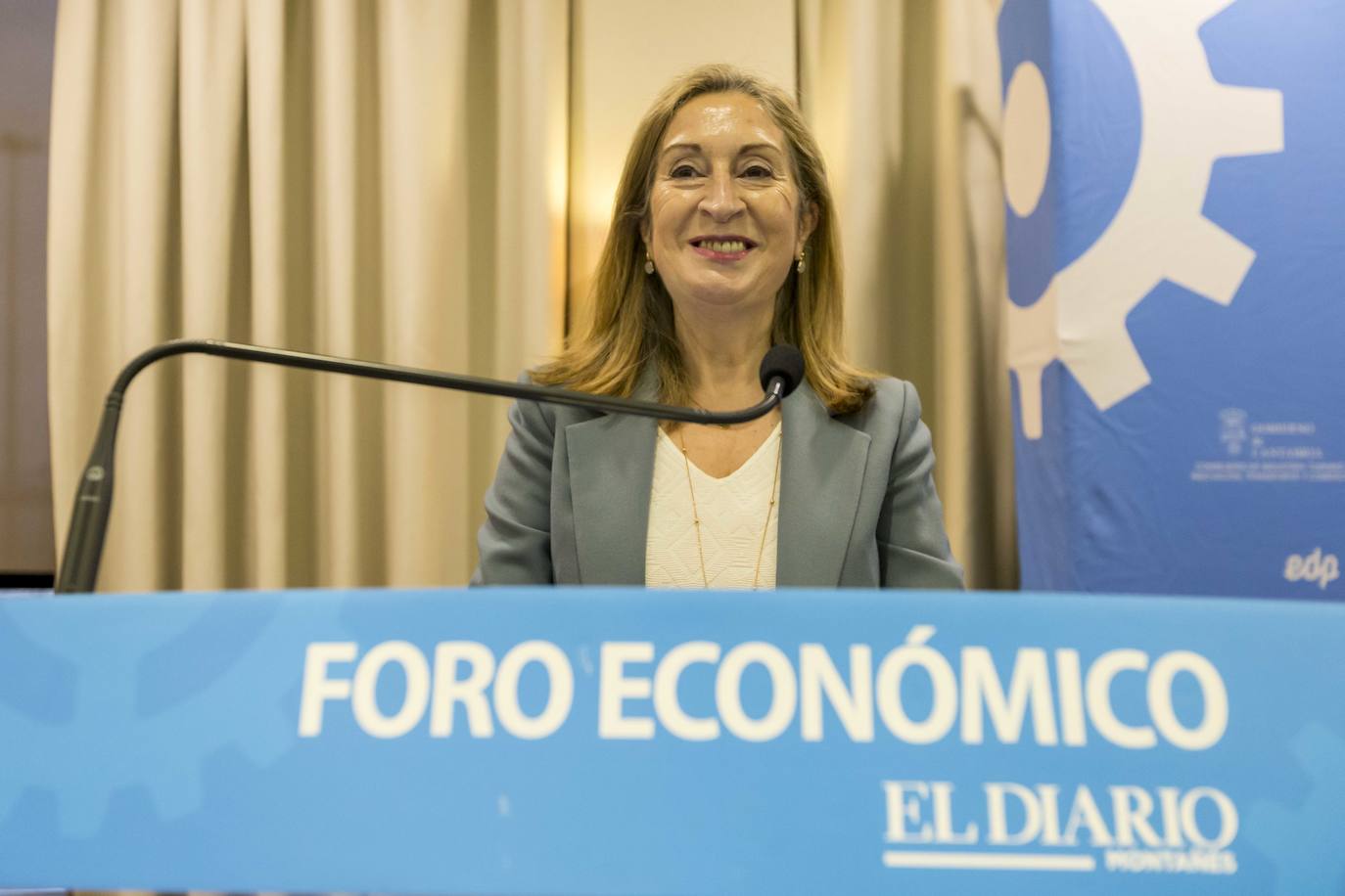 Fotos: Imágenes del Foro Económico, con Ana Pastor