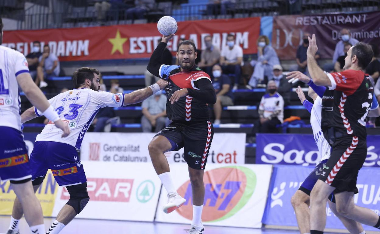 Partido entre Unicaja Banco Sinfín y BM Granollers en el Palacio de Deportes de Granollers el pasado octubre. 