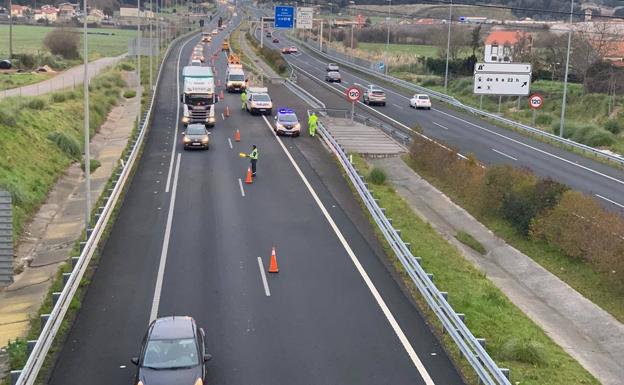 Retenciones generadas por el suceso, en una imagen tomada desde lo alto del túnel.