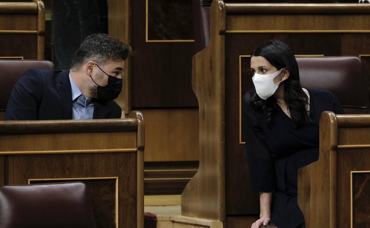 Gabriel Rufián e Inés Arrimadas este jueves en el Congreso.