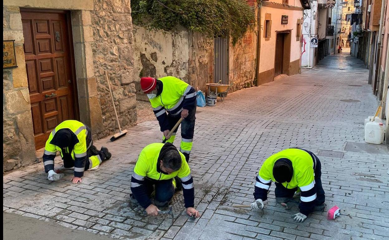 Castro repara la calle y la travesía San Juan