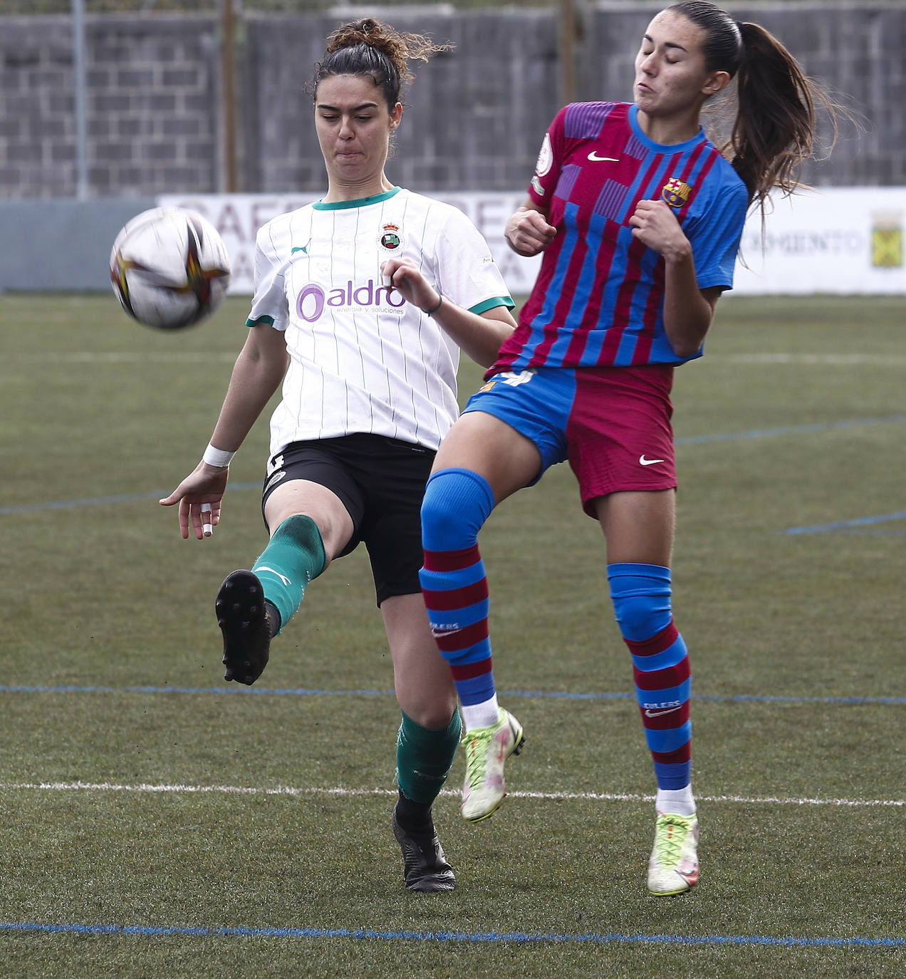 Fotos: El Racing Fémimas despierta ante el Barça B