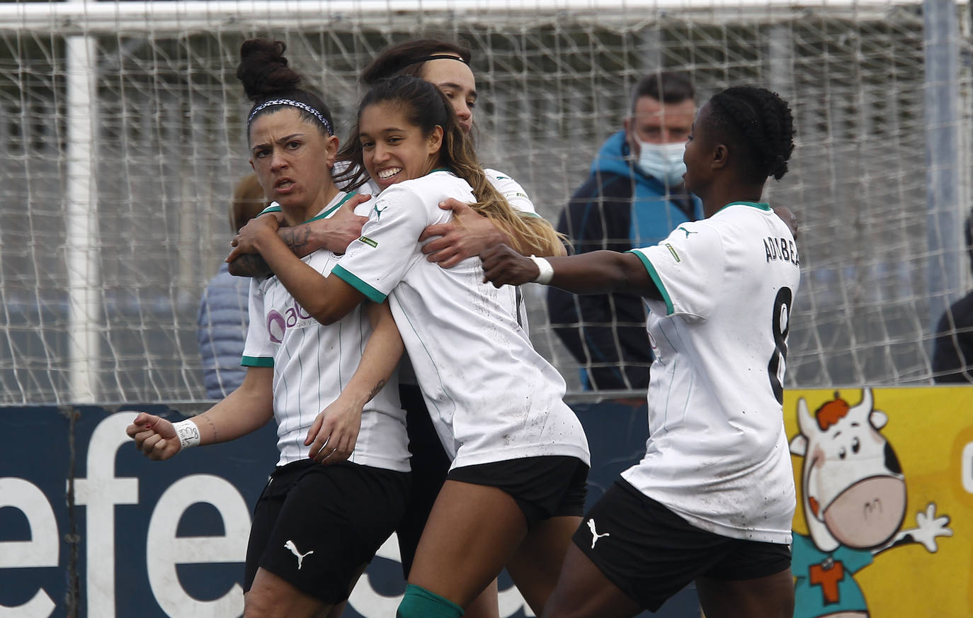 Fotos: El Racing Fémimas despierta ante el Barça B