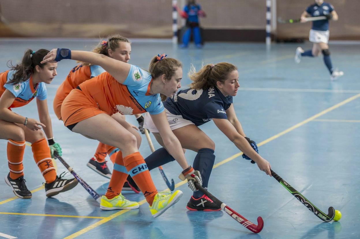 El Hockey Sardinero ganó 8-0 al Benalmádena, pero después cayó ante el Club de Campo. roberto ruiz