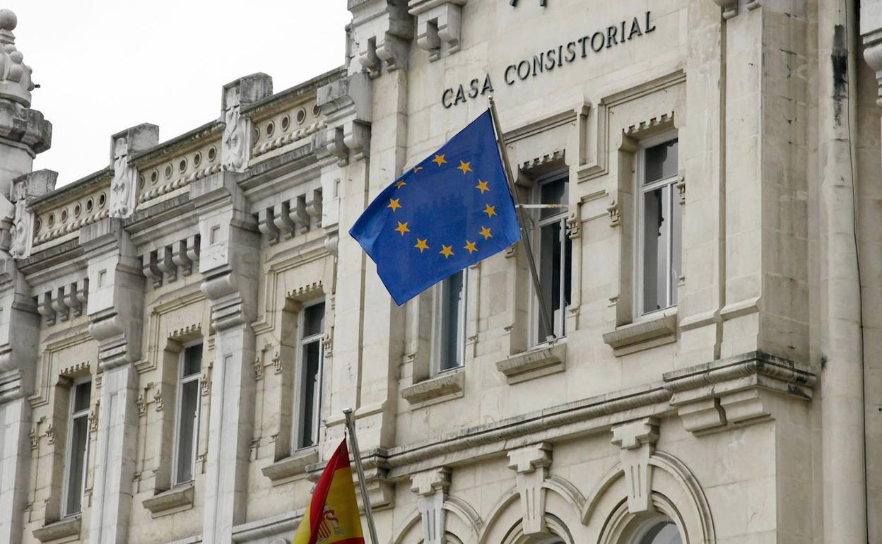 Fachada del Ayuntamiento de Santander.