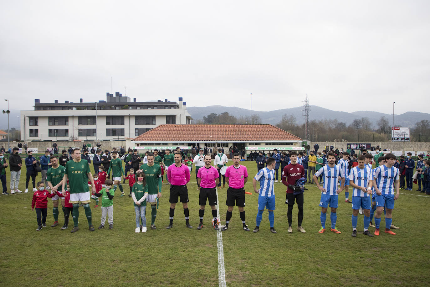 Fotos: Imágenes del partido con el que La Cultural ha celebrado su centenario