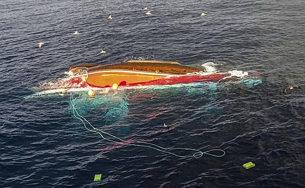 'Maremi'. 1998. Se hundió el 16 de julio de 2021. Volcó de madrugada a nueve millas al norte de Cabo Mayor con diez marineros a bordo. Nueve de ellos fueron rescatados sanos y salvos por dos pesqueros que faenaban en la zona;pero uno de los tripulantes, que a la vez era su armador, Fernando Solano, desapareció. Todavía se estudian las causas del siniestro.