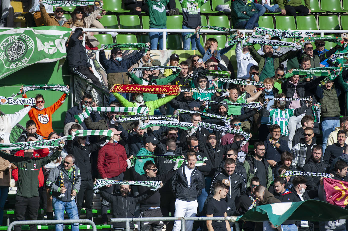 Fotos: Las mejores imágenes del Racing-Badajoz