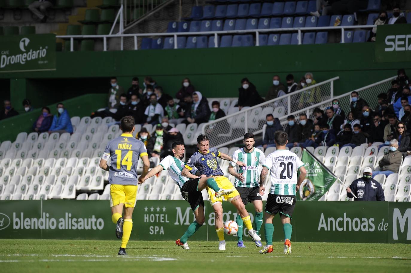 Fotos: Las mejores imágenes del Racing-Badajoz