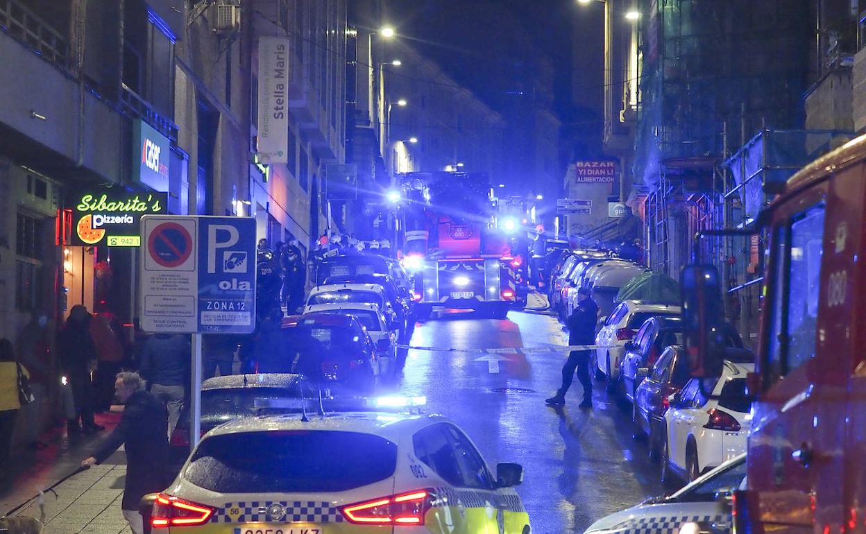 Un incendio obliga a desalojar un edificio en la calle Guevara