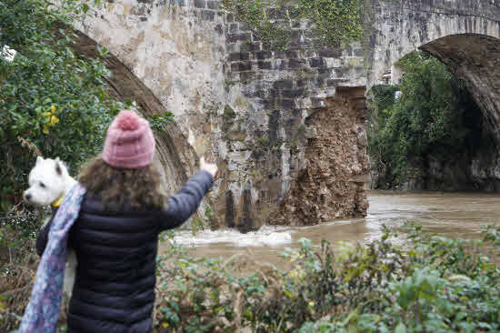 Imagen tomada después de las riadas en la que se puede ver el estado en el que quedó la estructura del siglo XVI, catalogado como Bien de Interés Cultural (BIC).