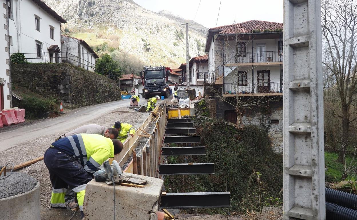 Obras que se están acometiendo para la instalación de la nueva infraestructura. 