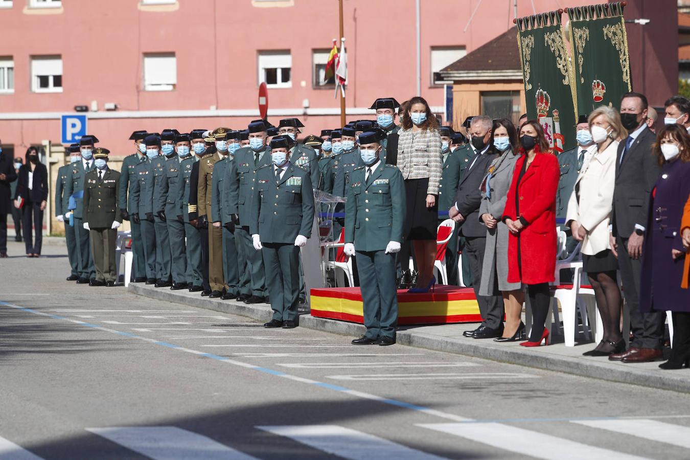 Agentes y autoridades durante el acto de homenaje a los compañeros caídos en actos de servicio.