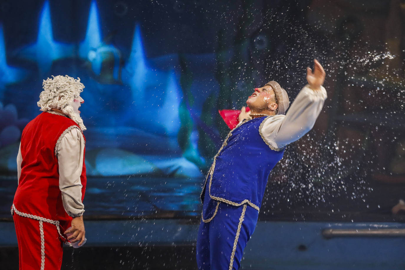 Fotos: El espetáculo del agua bajo una carpa