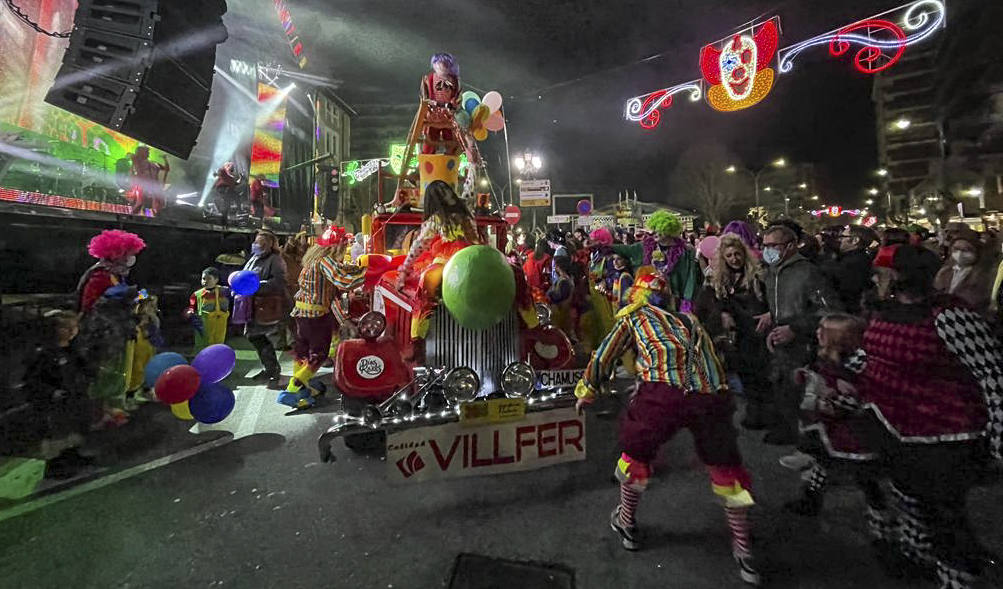 Desfile de carnaval en Laredo.