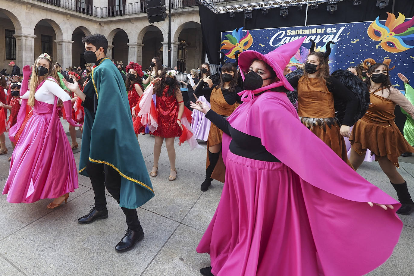 Fotos: Domingo de carnaval en La Porticada