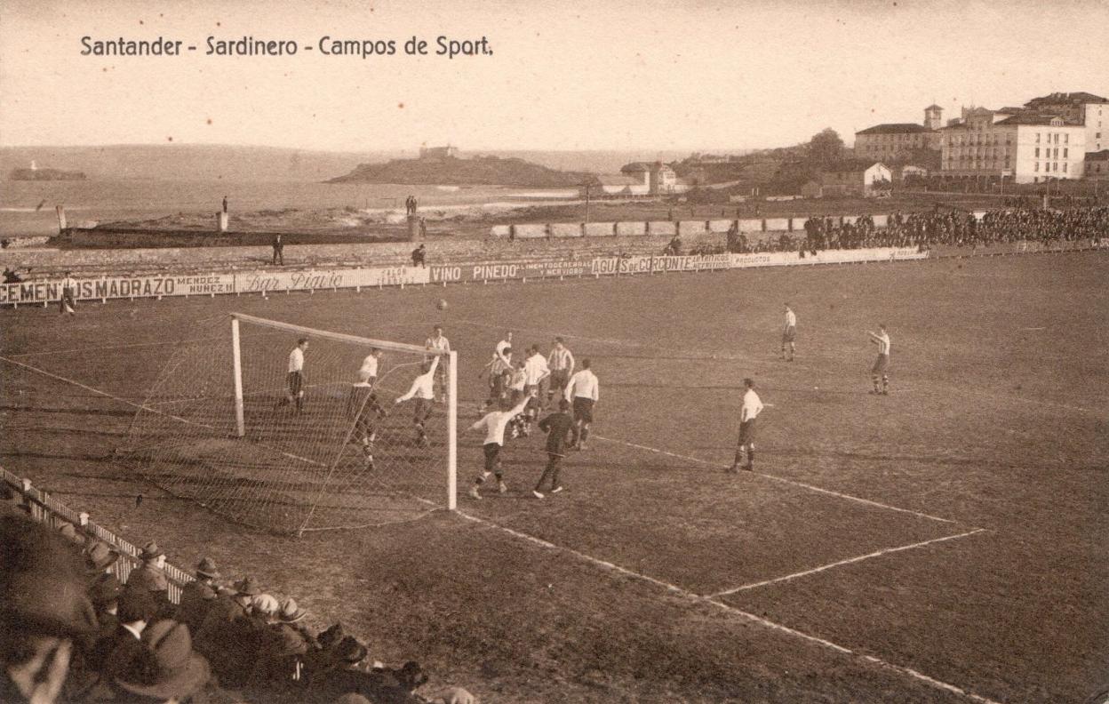 Un partido de los primeros años del Racing. Archivo de Josep Miquel García Martín