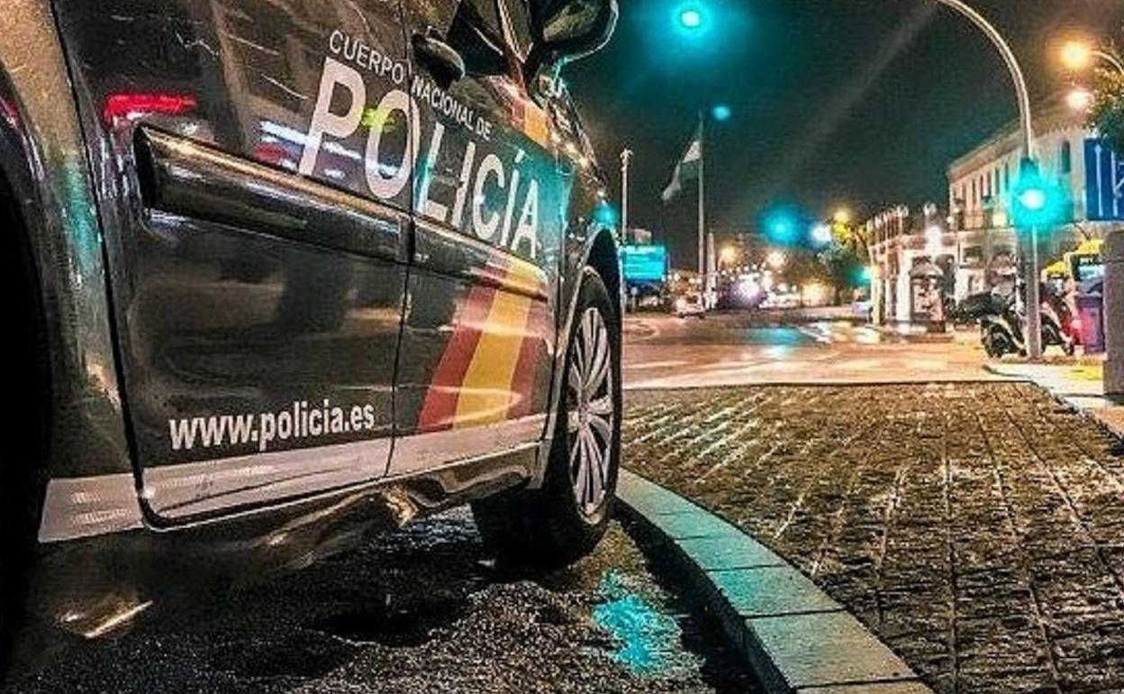 Se despierta de madrugada en la calle, herido y sin saber quién le había pegado y desvalijado