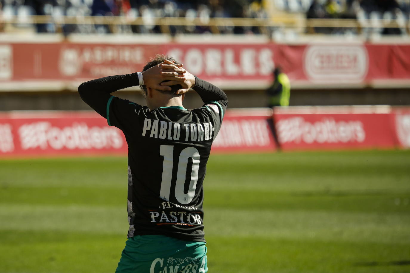 Pablo Torre, en el partido entre Cultural y Deportiva Leonesa y Racing de Santander disputado en el estadio Reino de León.