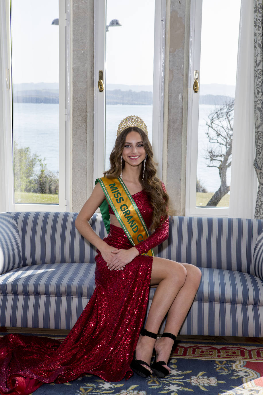 Sesión fotográfica en el Palacio de la Magdalena de la nueva guapa oficial cántabra y 'Miss Grand Spain', Alba Dunkerbeck.