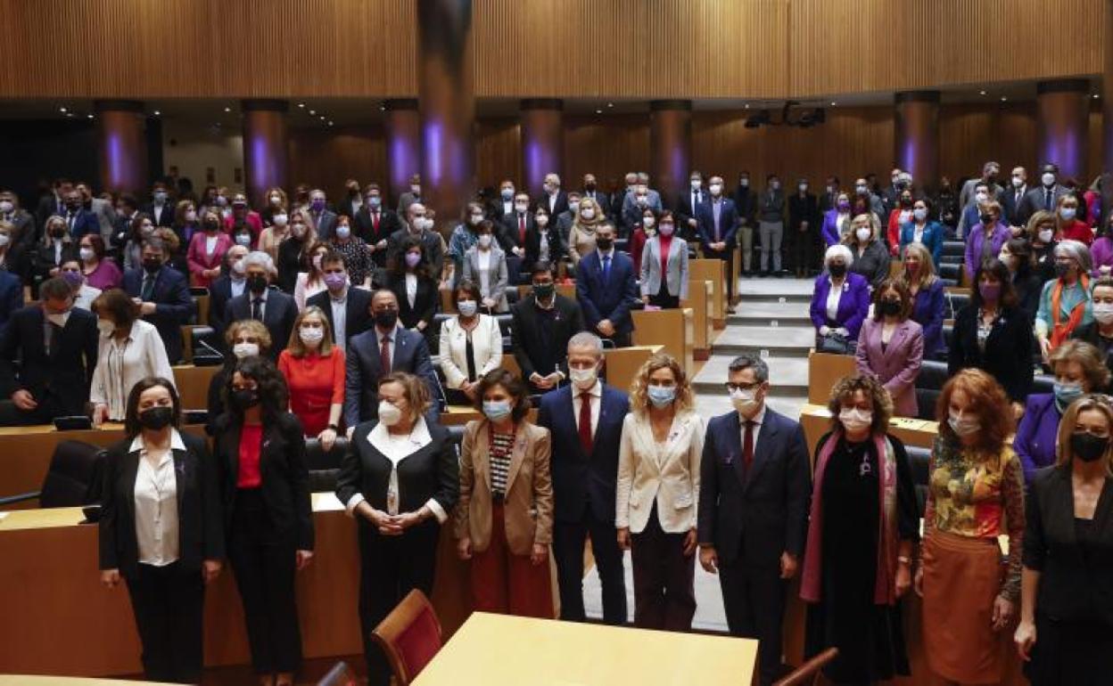 La presidenta del Congreso de los Diputados, Meritxell Batet (c-d), el del Senado, Ander Gil (c-i), presiden el acto con el que las Cortes Generales conmemorarán el Día Internacional de la Mujer. 