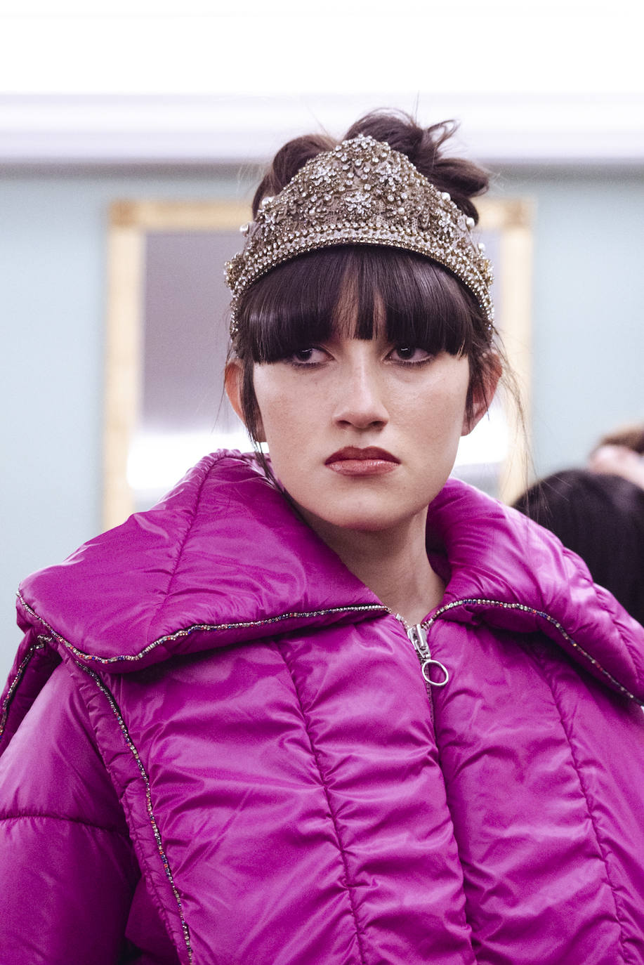 La creadora cántabra celebró su décimo aniversario en la moda con la colección 'Freya', en el calendario 'off' de la Fashion Week de Madrid.