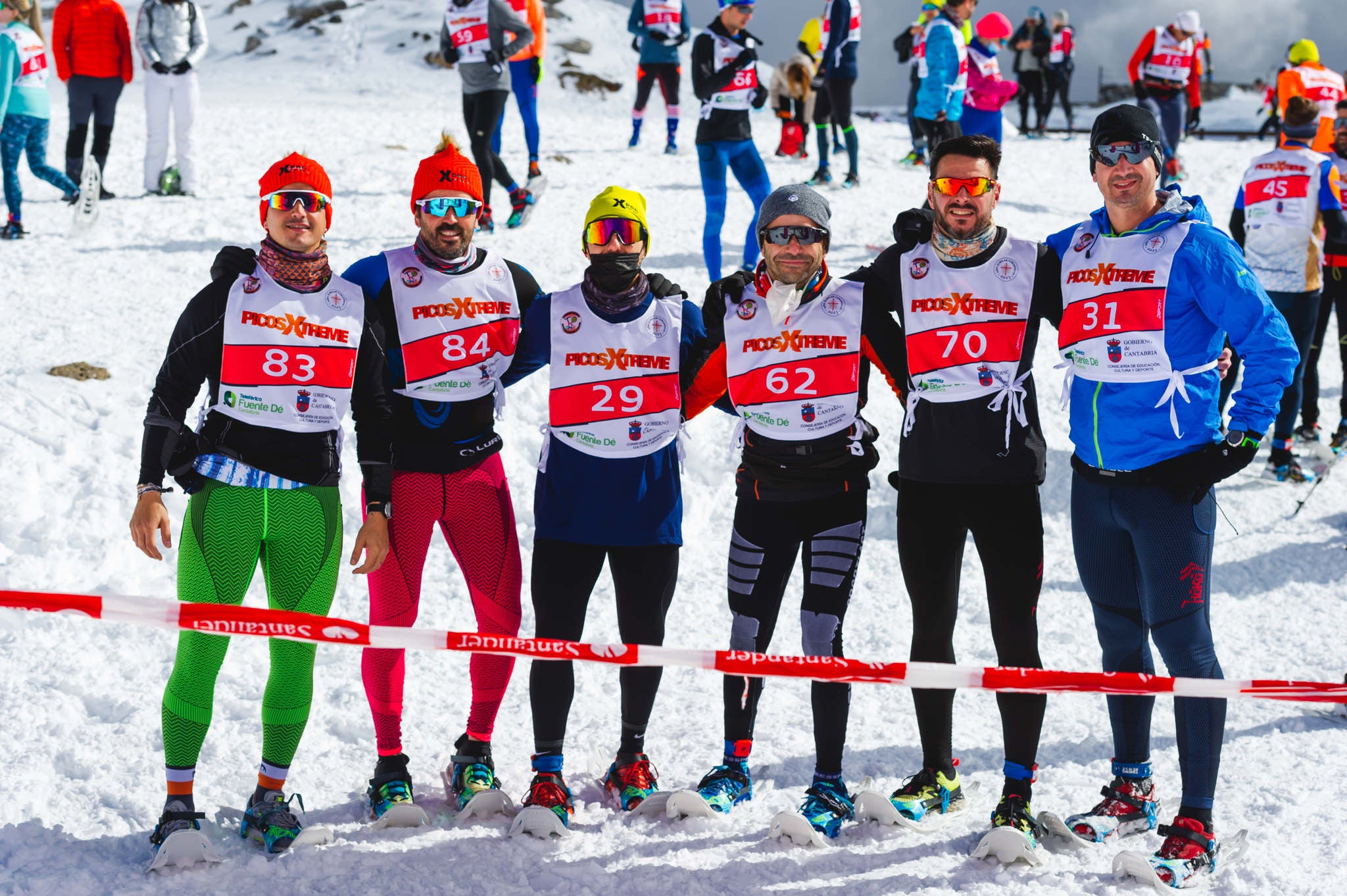 La estación superior del teleférico de Fuente Dé fue el escenario de la VIII edición de la Picos Snow Run, organizada por Picos Xtreme. Un total de 82 participantes corrieron con raquetas de nieve en un circuito de 8,5 kilómetros y 400 metros de desnivel positivo. Lucía Ibáñez y Diego Cotera se coronaron campeones. El ganador de la prueba masculina fue el asturiano Diego Cotera, que cruzó la línea de meta en 0:57:10, tan solo 40 segundos antes que el cántabro Marcos Santiago, quien se alzaría con el cetro cántabro de la especialidad. Javier Peña se subió al tercer cajón con un tiempo de 0:58:33. En la categoría femenina, Lucía Ibáñez revalidó el título de Campeona de Cantabria 2020 ganando con solvencia en un tiempo de 1:04:30. Ana M Pilar Cayón quedó en segundo lugar con un tiempo de 1:16:36, mientras que Asun Ochoa cerraría el pódium con una marca de 1:17:40. Tras las pruebas oficiales se celebró una raquetada nocturna no competitiva en la que participaron más de 300 personas. 