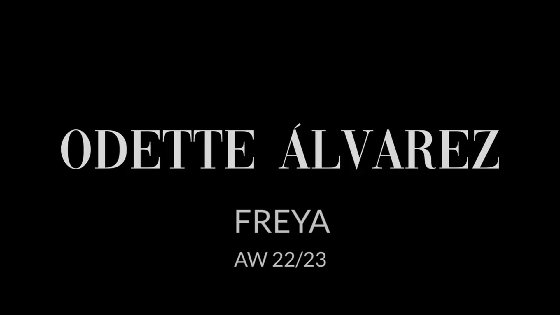 Odette Álvarez celebra diez años en la moda triunfando en la Fashion Week de Madrid