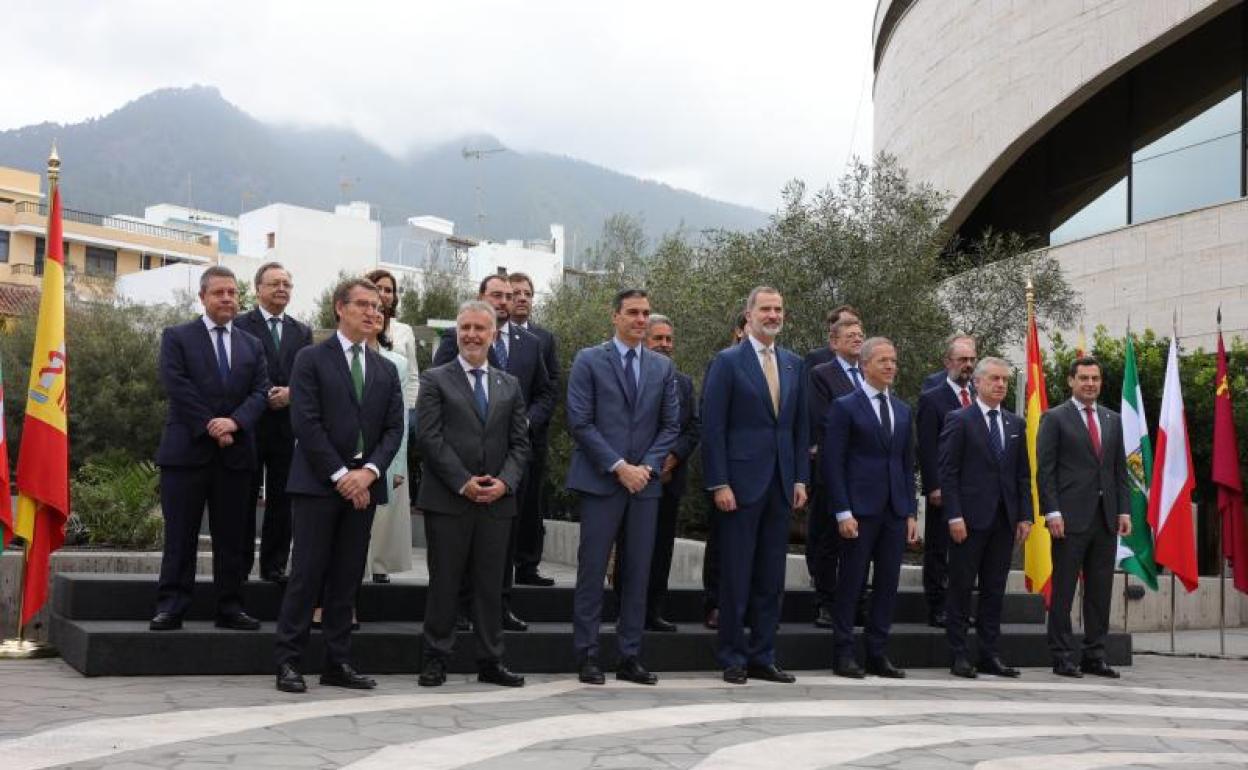 Foto de familia en la conferencia de presidentes celebrada en La Palma. 